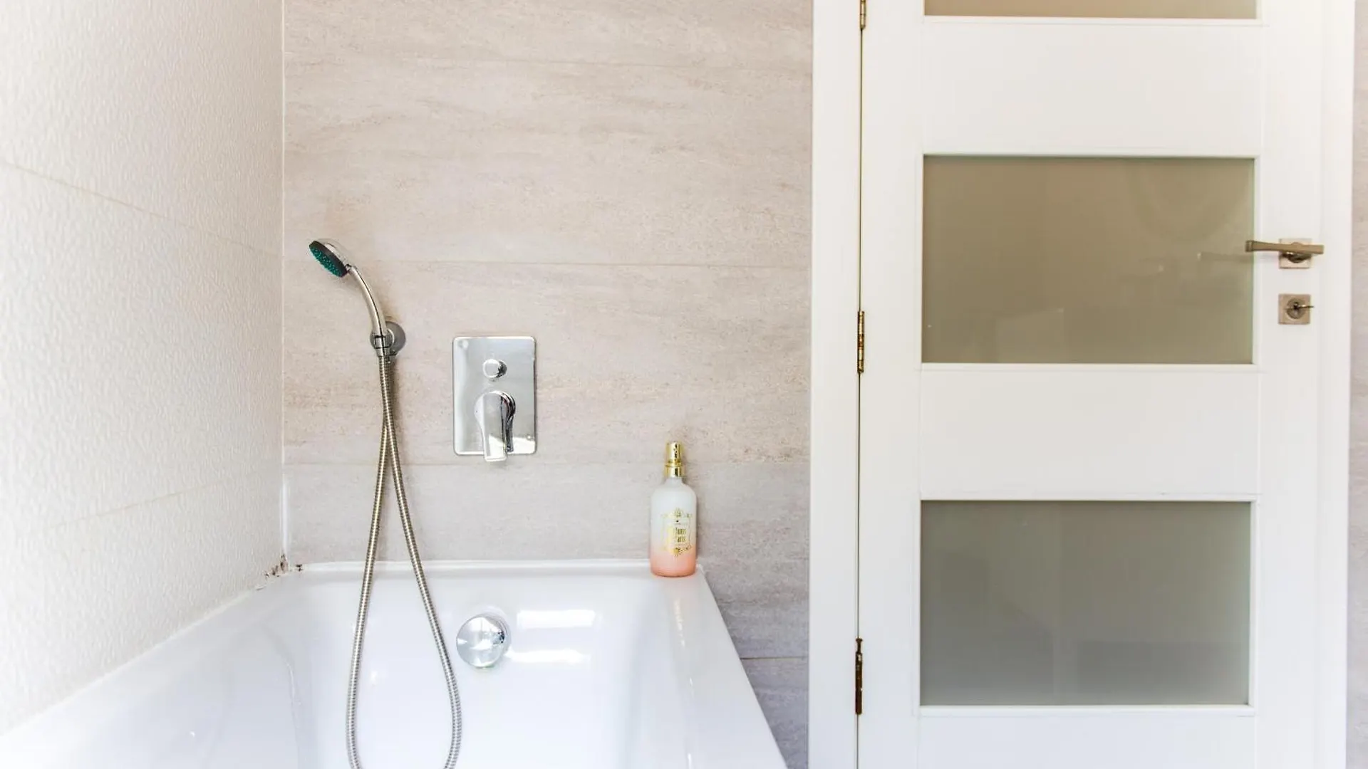 Mediterranean Abode - Spacious Apartment In Swieqi Is-Swieqi