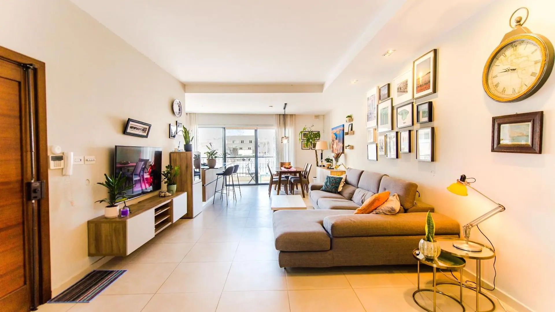 Mediterranean Abode - Spacious Apartment In Swieqi Is-Swieqi