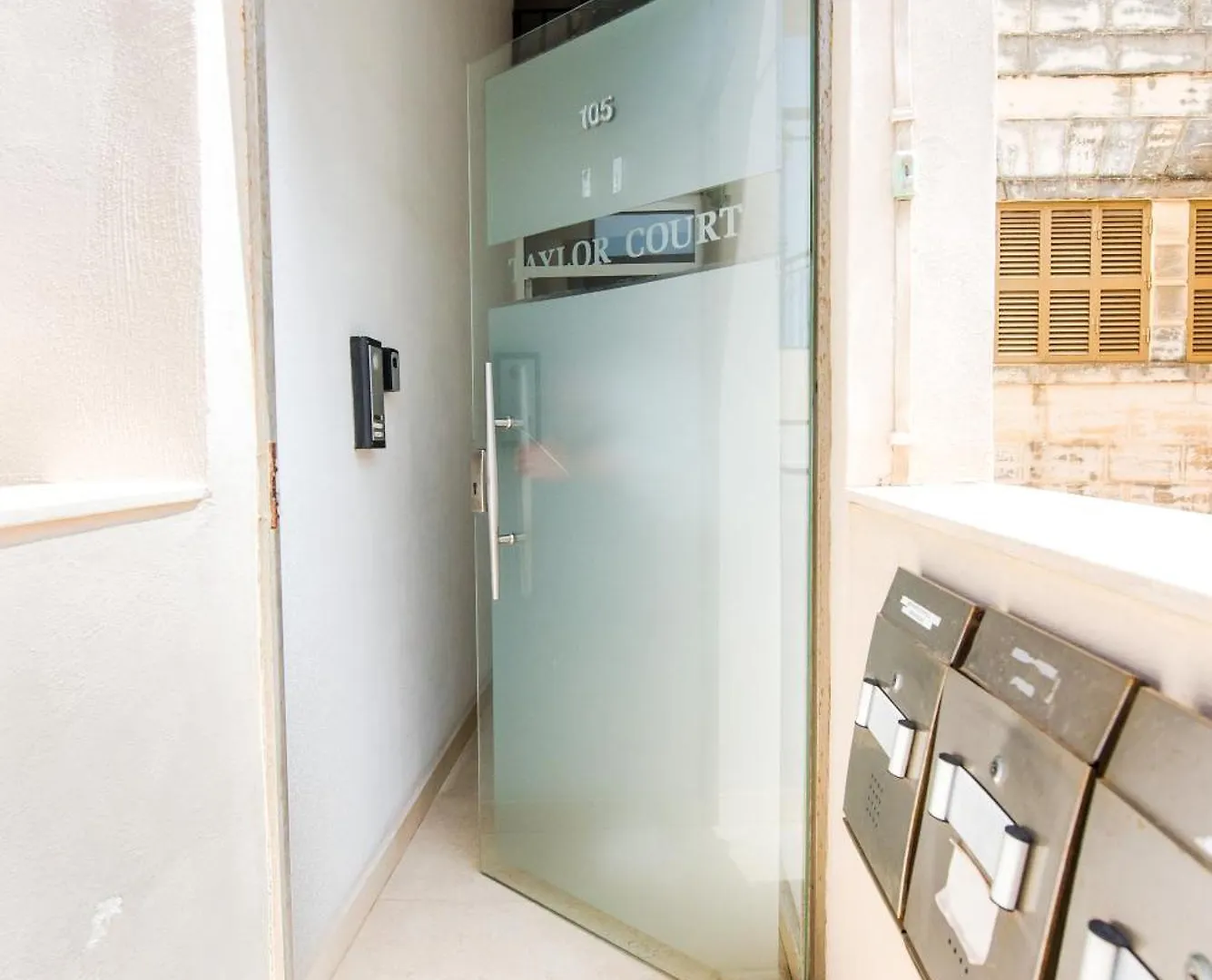 Mediterranean Abode - Spacious Apartment In Swieqi Is-Swieqi
